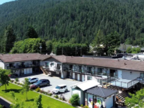 Harrison Grand Motel Hotels near BC Sportfishing Group