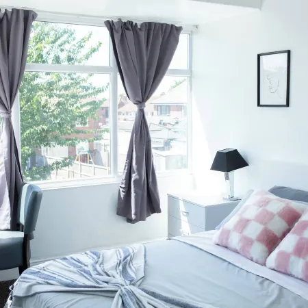 Cozy 3 Bedroom Home in Leeds, Perfect for Families and Groups