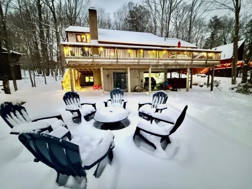 Hideout 4Br Retreat•Big Deck,Game Rm, Firepit,Fireplace•6Bikes•Kayaks•Golf•Pools