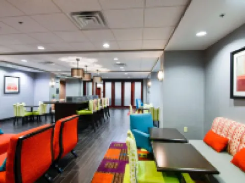 ハンプトン イン フォーリー フォーリーのホテル