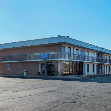 Studio 6 Suites Perry, GA Отели в г. Перри