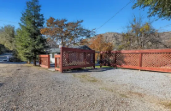 The Kaweah River Cabin sleeps up to 8 guests, located 3 minutes from entrance