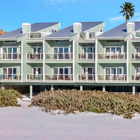 Beachfront Ocean Views Balcony Condo Sleeps 8