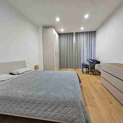 Stunning Seafront Portomaso Apartment w/terraces Rooms