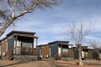 Cozy Tiny Home 2 King Room Sleeps 4