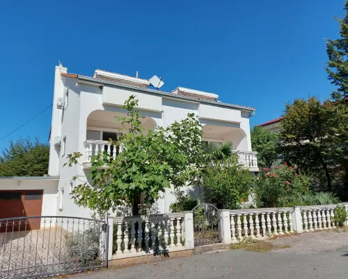 Villa Pave Hotels in Pakostane