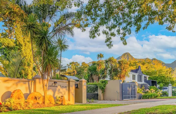 卡利登23號旅館