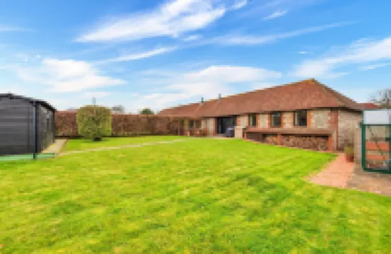 Holiday Home in Kent Near Scenic Parks