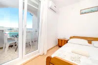 Apartments Iva - Homestays