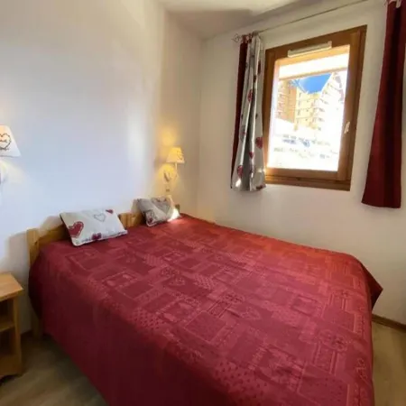 Apartment in France with Ski-In/Ski-Out Access Отели в г. Веноск