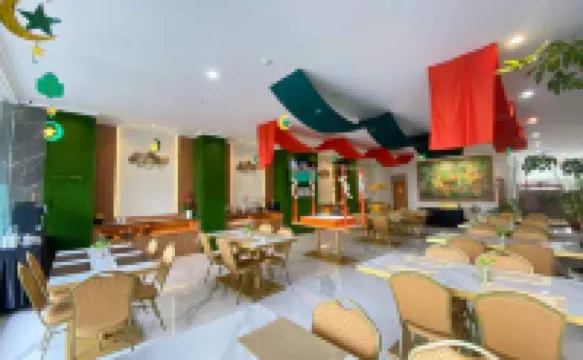 The Grand Cabin Hotel