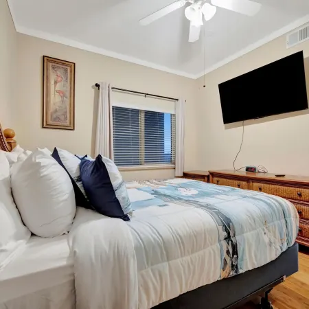 Sunsets Waterview Balcony Queen Bed Heated Pool