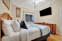 Sunsets Waterview Balcony Queen Bed Heated Pool - 3-Star
