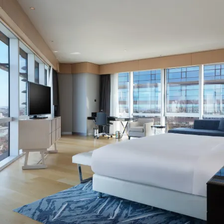 Wyndham Grand Istanbul Levent Hotel & Conference Center Отели рядом с достопримечательностью «Парк Бебек»