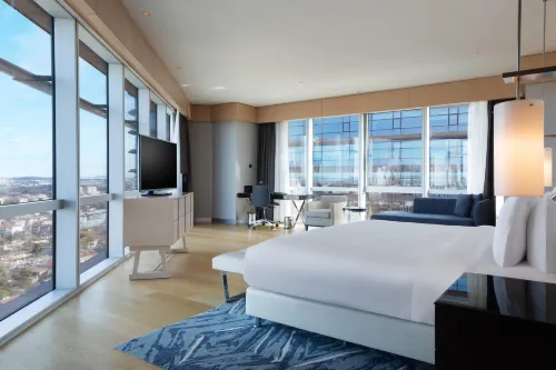 Wyndham Grand Istanbul Levent Hotel & Conference Center - Hot Springs