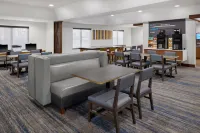 Holiday Inn Express KANSAS CITY - AT THE LEGENDS by IHG - piscina