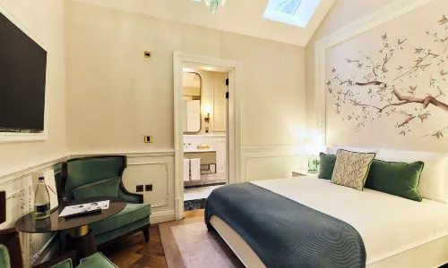 2 Chesham Hotel