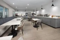 阿什維爾市中心拉昆塔飯店及套房 by Wyndham - 早餐