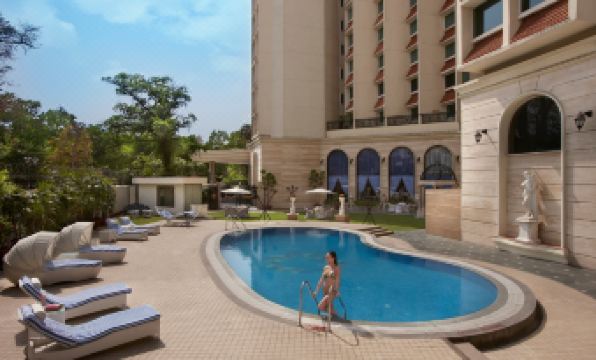 Hotel the Royal Plaza