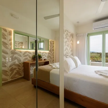 Plioni Villas & Suites