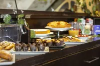 Unahotels Villa dei Platani Foligno - breakfast