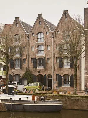 Yays Amsterdam Salthouse Canal by Numa