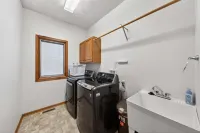 Quiet Lincoln Gem 3 King Brs Garage 3 Bedroom Home