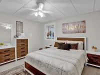 Theater Room Hot Tub Game Room Near Ski Resorts Hotels in Penn Forest Township