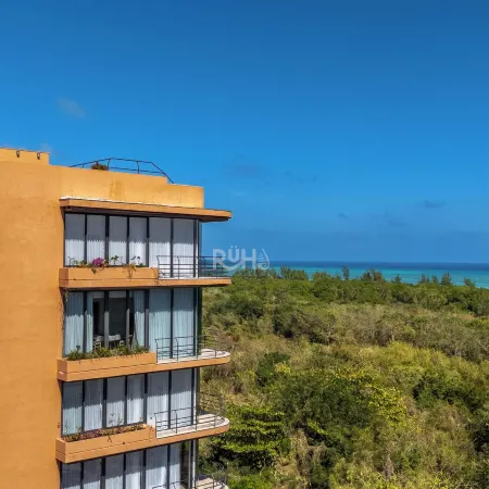 Ixuh Ocean Front 5 Ave Playa del Carmen