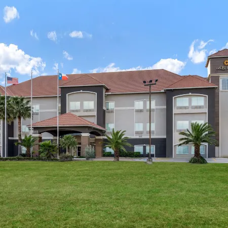 La Quinta Inn & Suites by Wyndham Alvin