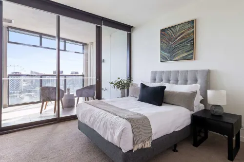 Harbour View 2BR Docklands Apt Near Marvel Stadium - 3-Star