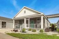 Furnished Screened Porch: Baypoint Resort Home! - 4-Star