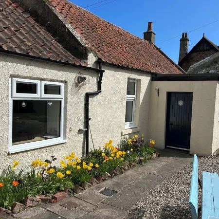 No50 - one bedroom cottage, south facing courtyard in Crail. Отели в г. Крейл