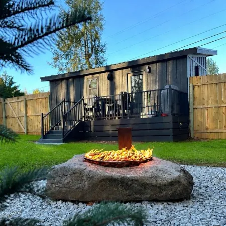 Layla Haus – Marion Tiny Home Fenced Yard Fire Pit