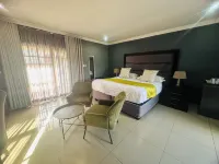 1 Oak Lodge