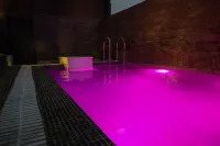 Aquila Grand Suites - Noida Sector 136 - Hot Tub