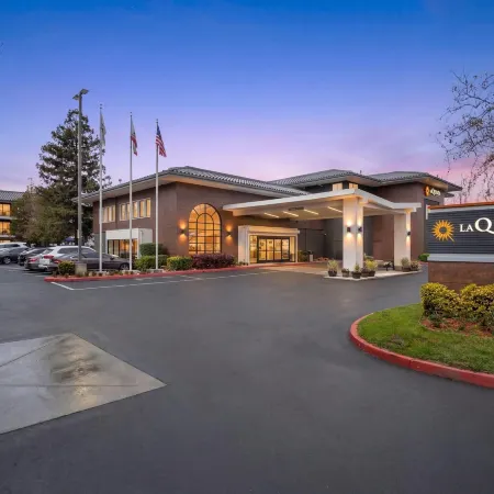 La Quinta Inn & Suites by Wyndham Oakland - Hayward