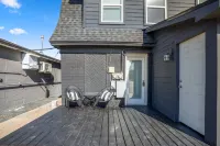 Modern 2BR Home With King Beds Near Downtown