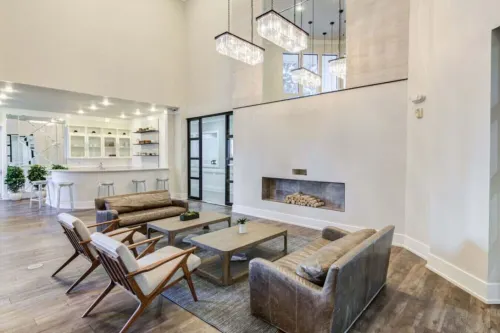Stylish Modern Bedroomking Full Bed+pool&gym