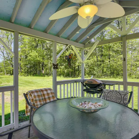 Trailside Escape! Cozy Stormville Apartment