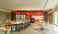 GO Hotel Nakhon Sawan - parking