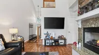 Crestline Retreat by Avantstay Luxury Mountain Condo Hot Tub + Game Room Steps to Big Boulder - 公寓