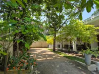 Coastal Villa Mirissa - Bed and Breakfasts