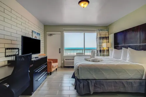 Beach House Inn with Pool & Hot Tub - بار