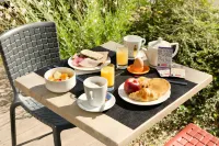 Holiday Inn Express MARSEILLE AIRPORT by IHG - breakfast
