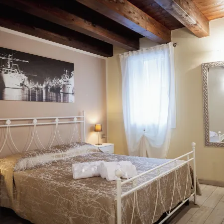 Piccola Venezia Room