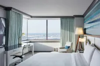 The Lofton Hotel Minneapolis, Tapestry Collection by Hilton - Parking