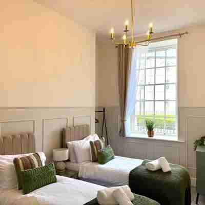 New refurb/2BD/1Bath/Free Parking/Pet Friendly Rooms