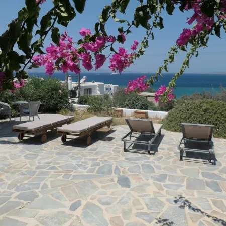 Charming Naxos Villa, Ocean Views, Modern Comfort, Tranquil Escape Hotels in Plaka