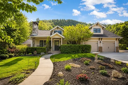 Golden Acres Ranch Hot Tub,Game Room, Creek & Mtn View. 8m from DT Highlands - 4-Sterne